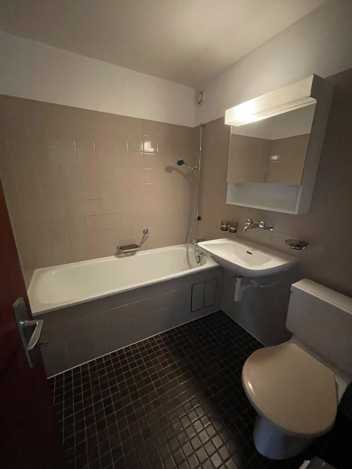 Appartement confortable dans un quartier résidentiel idyllique ! - Photo 9 sur 10
