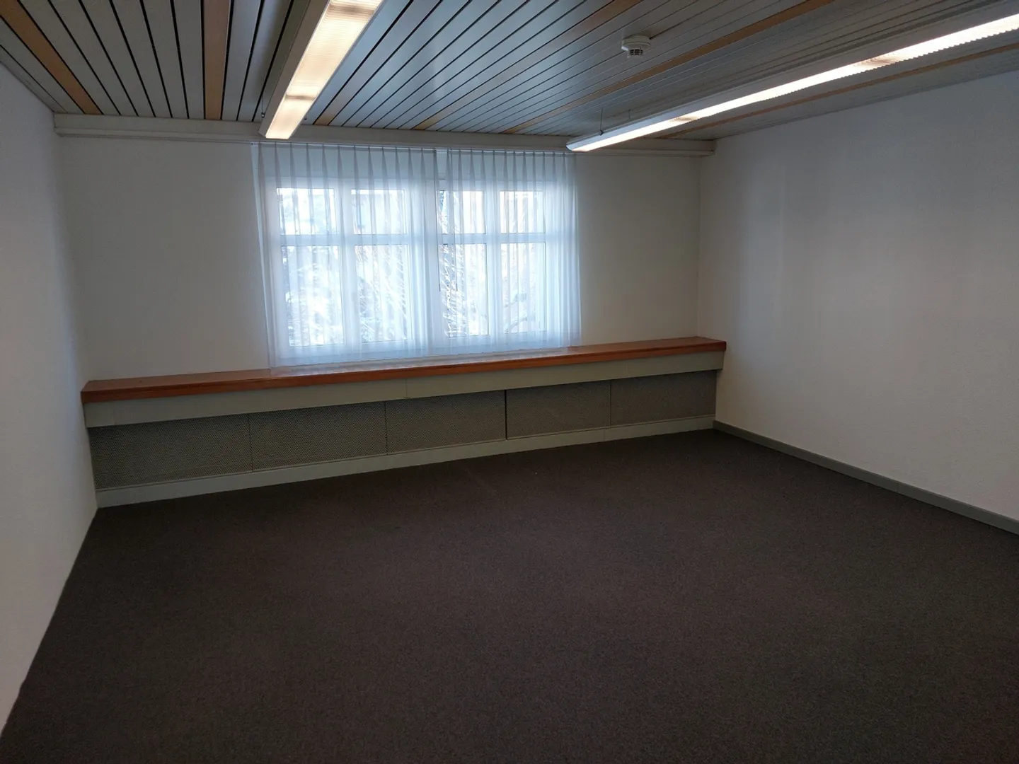 Bureau individuel d'environ 20 m2 - adapté pour une startup - Photo 2 sur 3