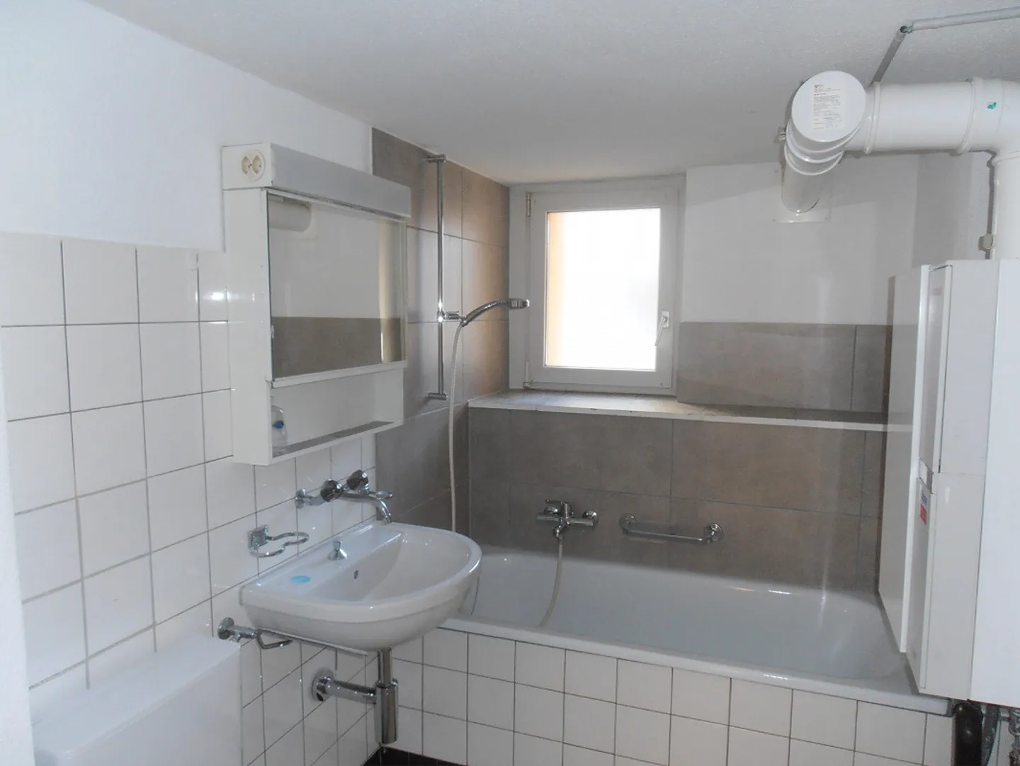 2 1/2 Room Apartment - Photo 6 of 6