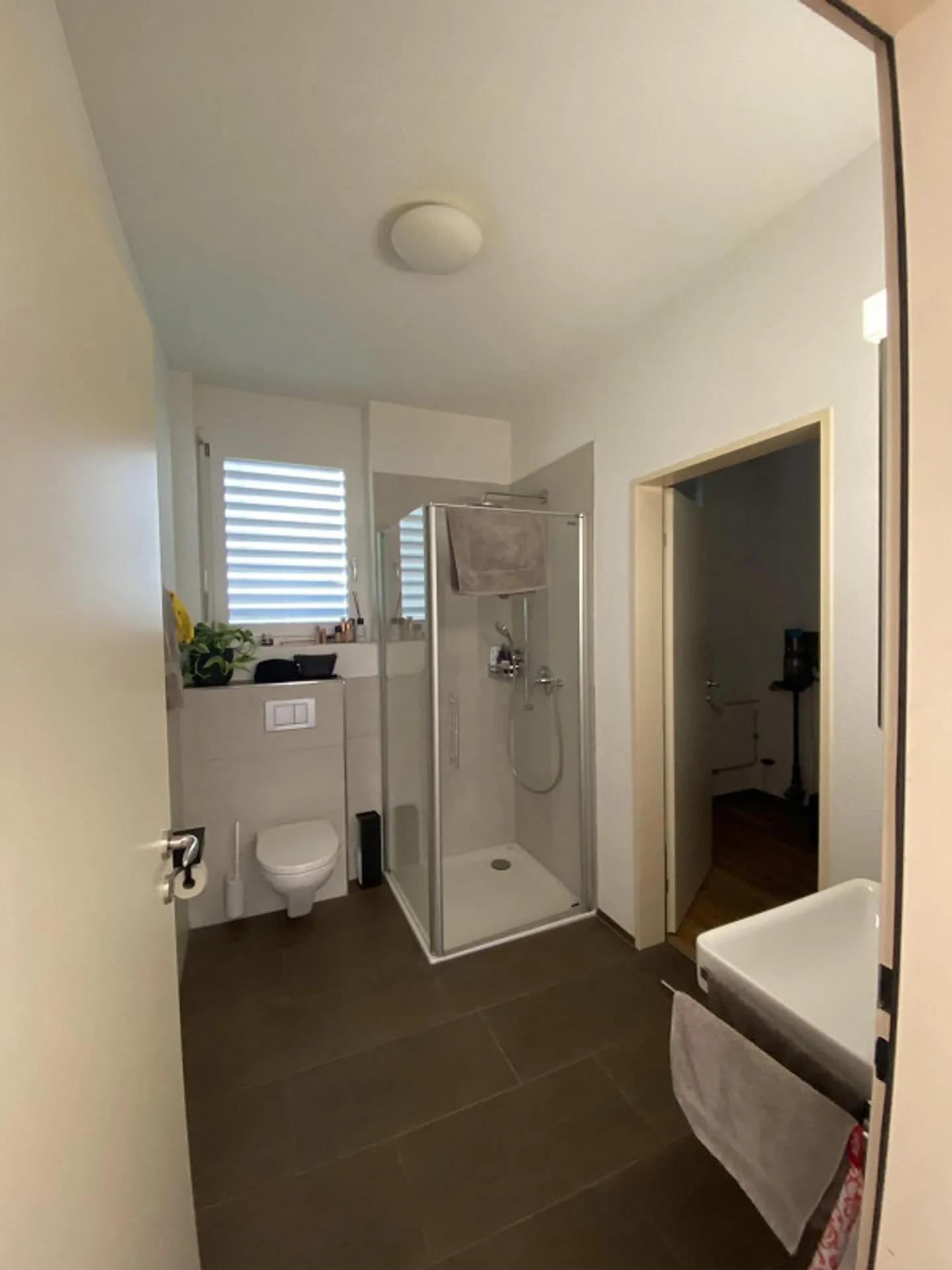 Sous-locataire pour un appartement moderne de 2,5 pièces à Seedorf UR - Photo 2 sur 7