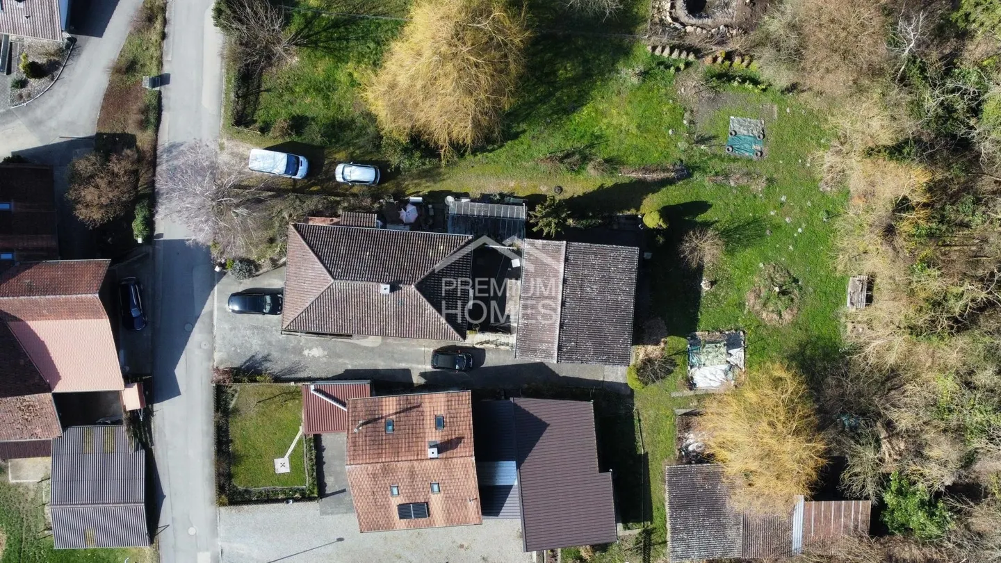 Quiet location, strong development potential - Photo 4 of 11