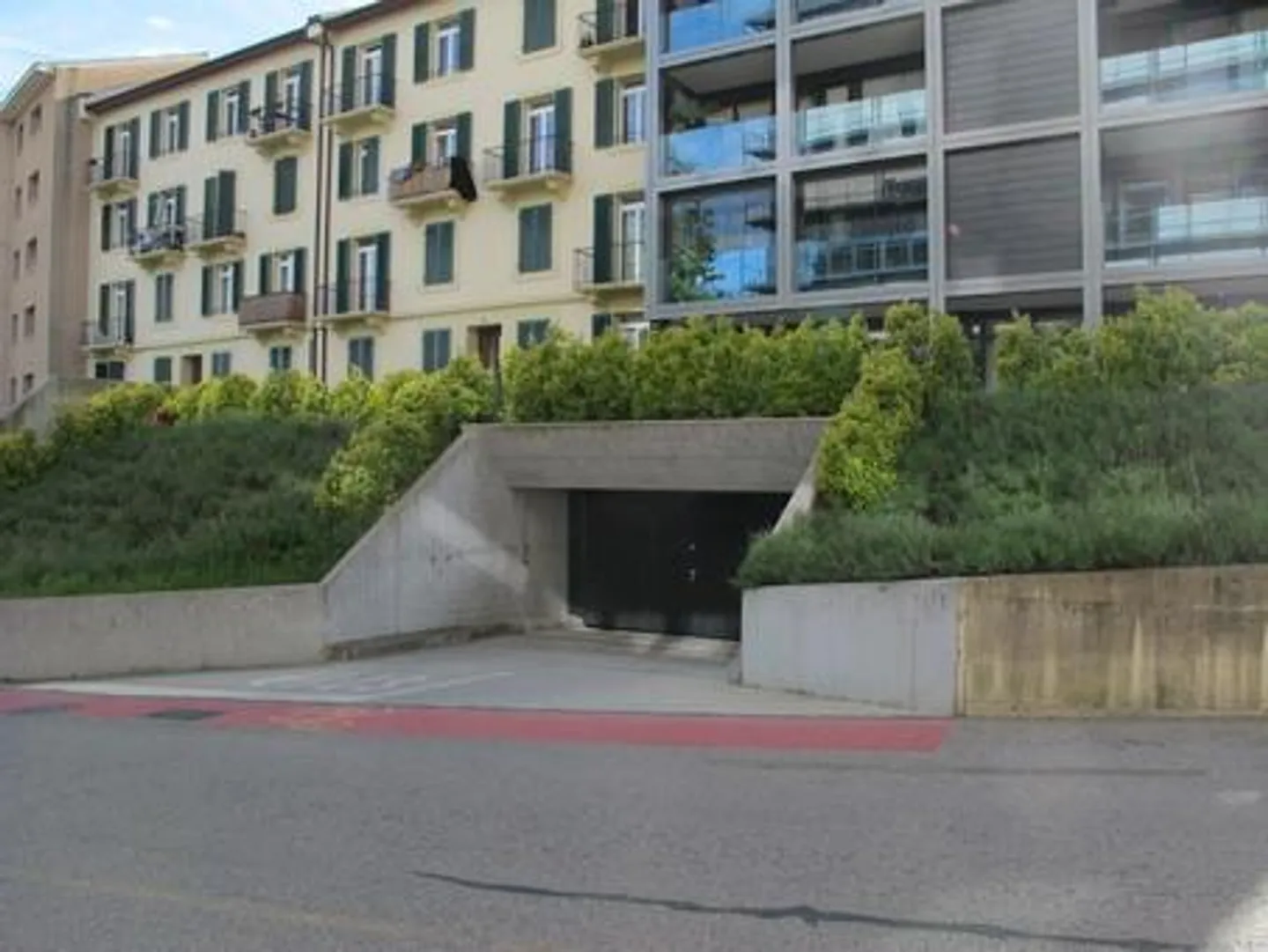 Place de Parking Intérieure à Nyon - Photo 2 sur 7