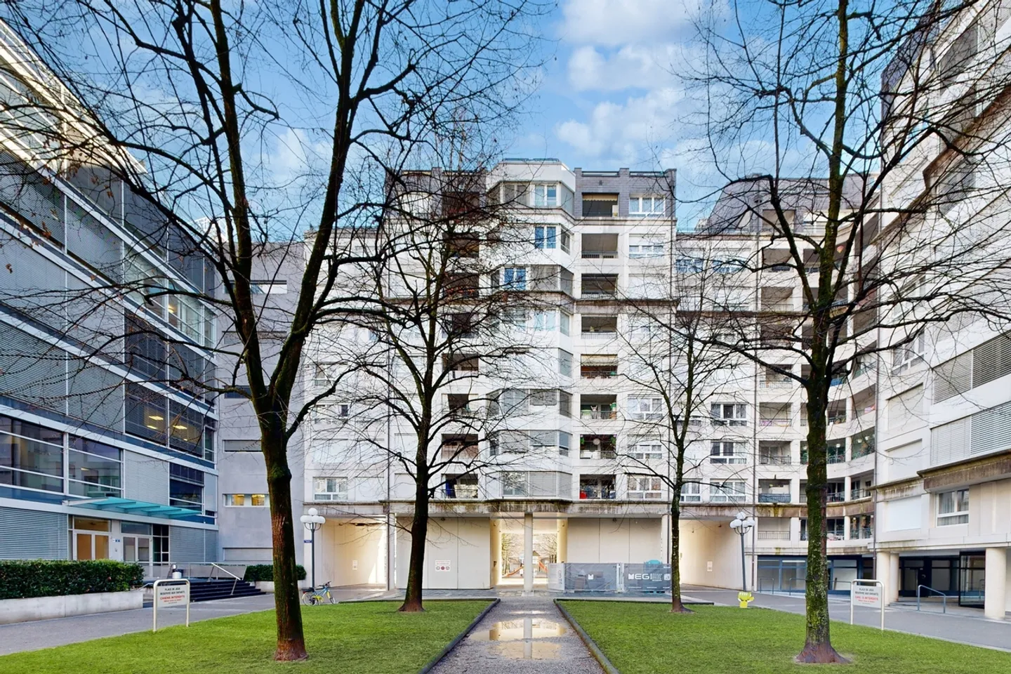 Eine sichere Box zur Miete in Charmilles - Foto 2 von 2