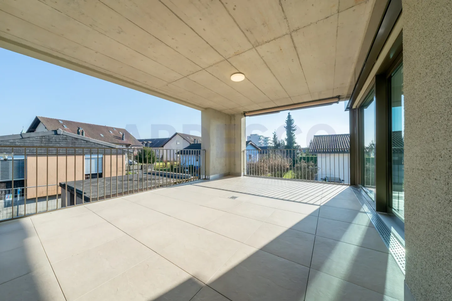 Appartement moderne avec terrasse - Photo 7 sur 8