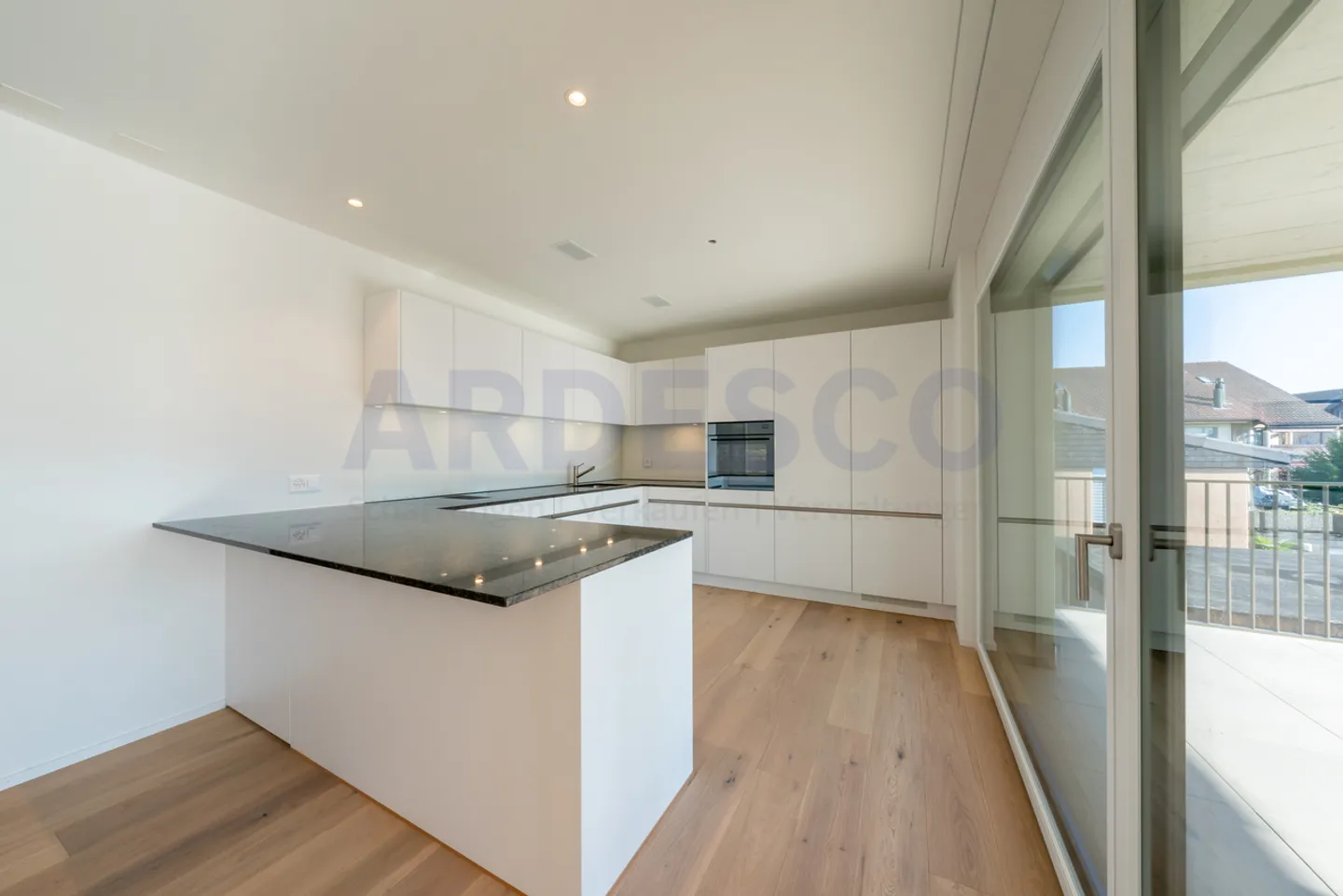 Appartement moderne avec terrasse - Photo 2 sur 8