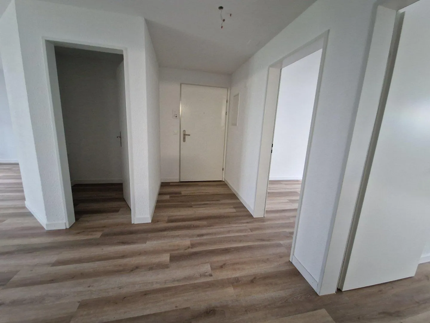 Great 3.5-room apartment with patio - Photo 4 of 11