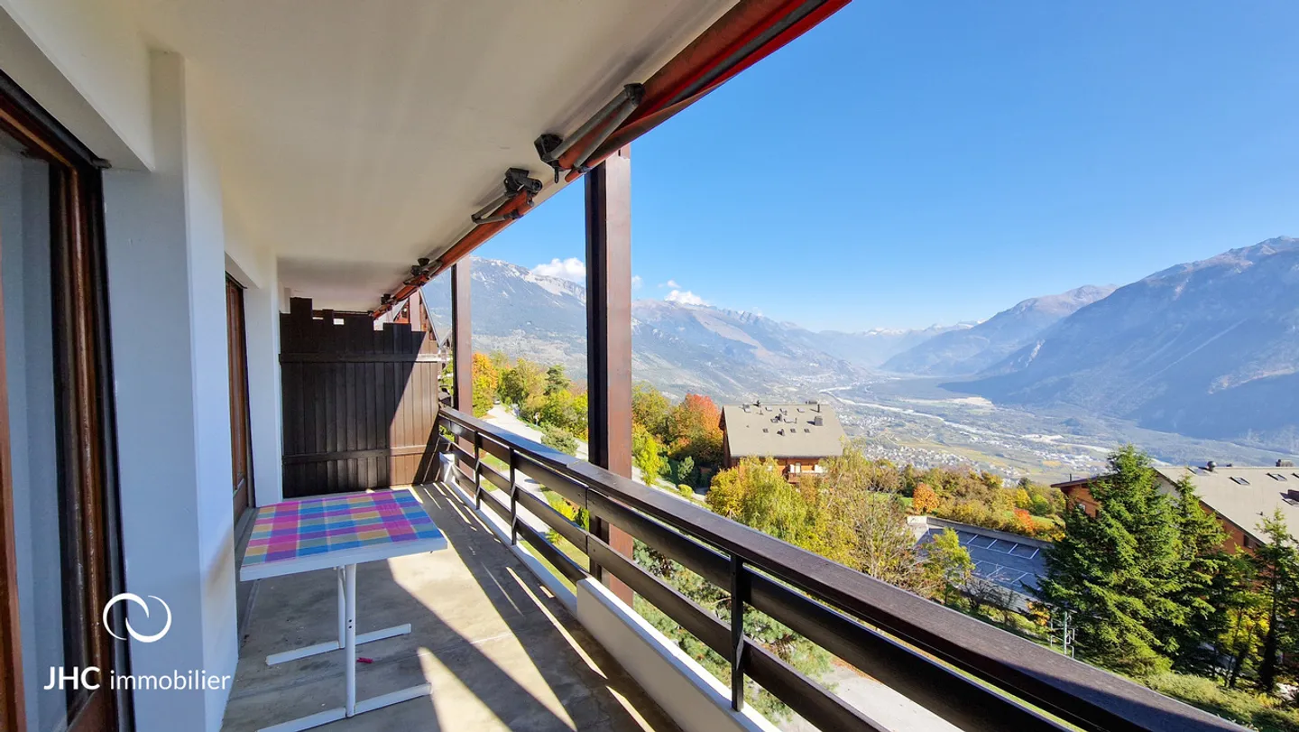 Charmante 2,5-Zimmer-Wohnung mit Panoramablick in Randogne - Foto 2 von 8