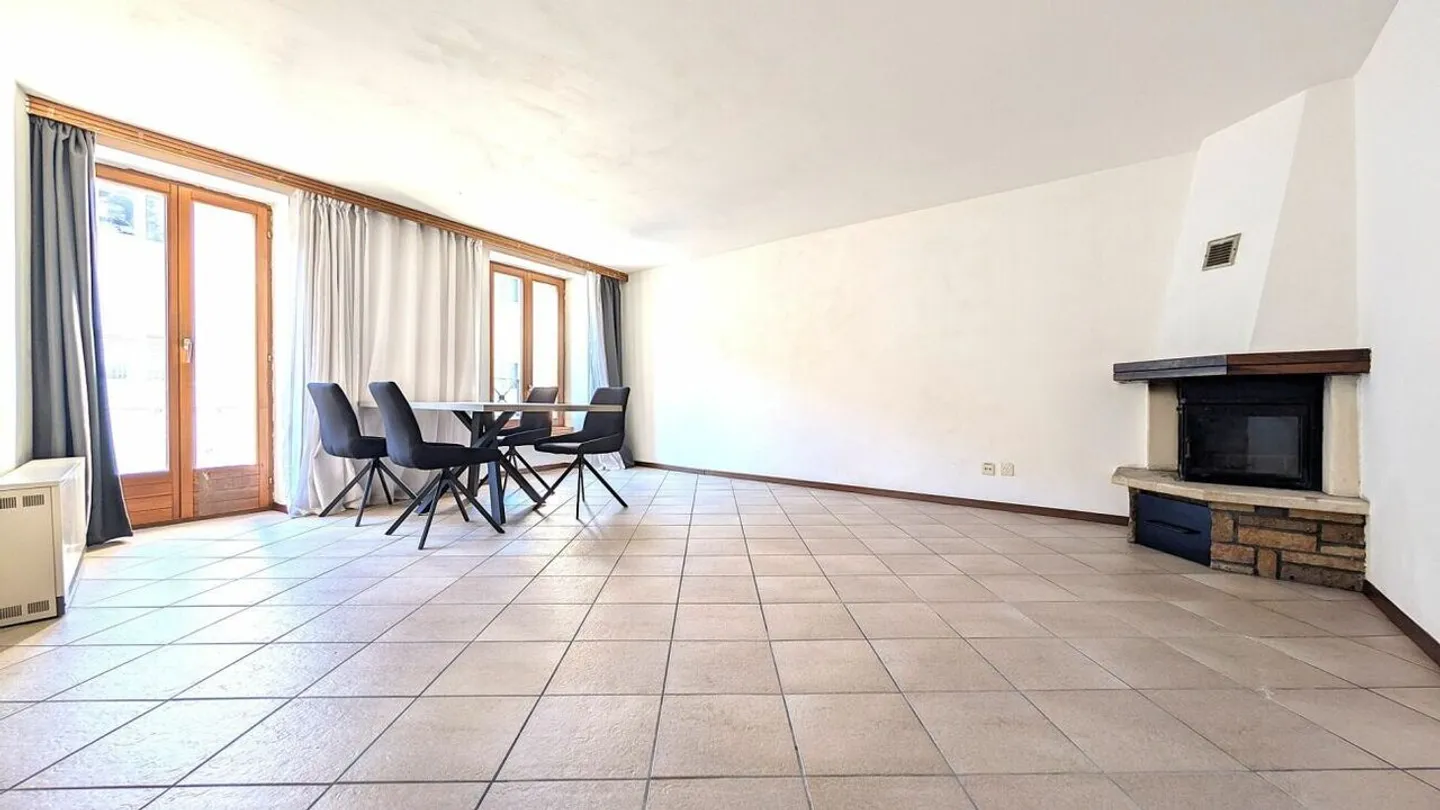 Charmante Wohnung mit Kamin - Foto 1 von 8