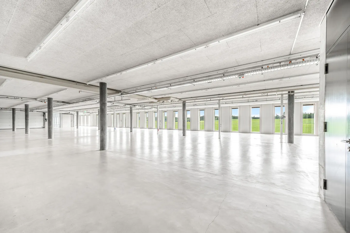 Modern Commercial Property in Tagelswangen - Photo 7 of 15
