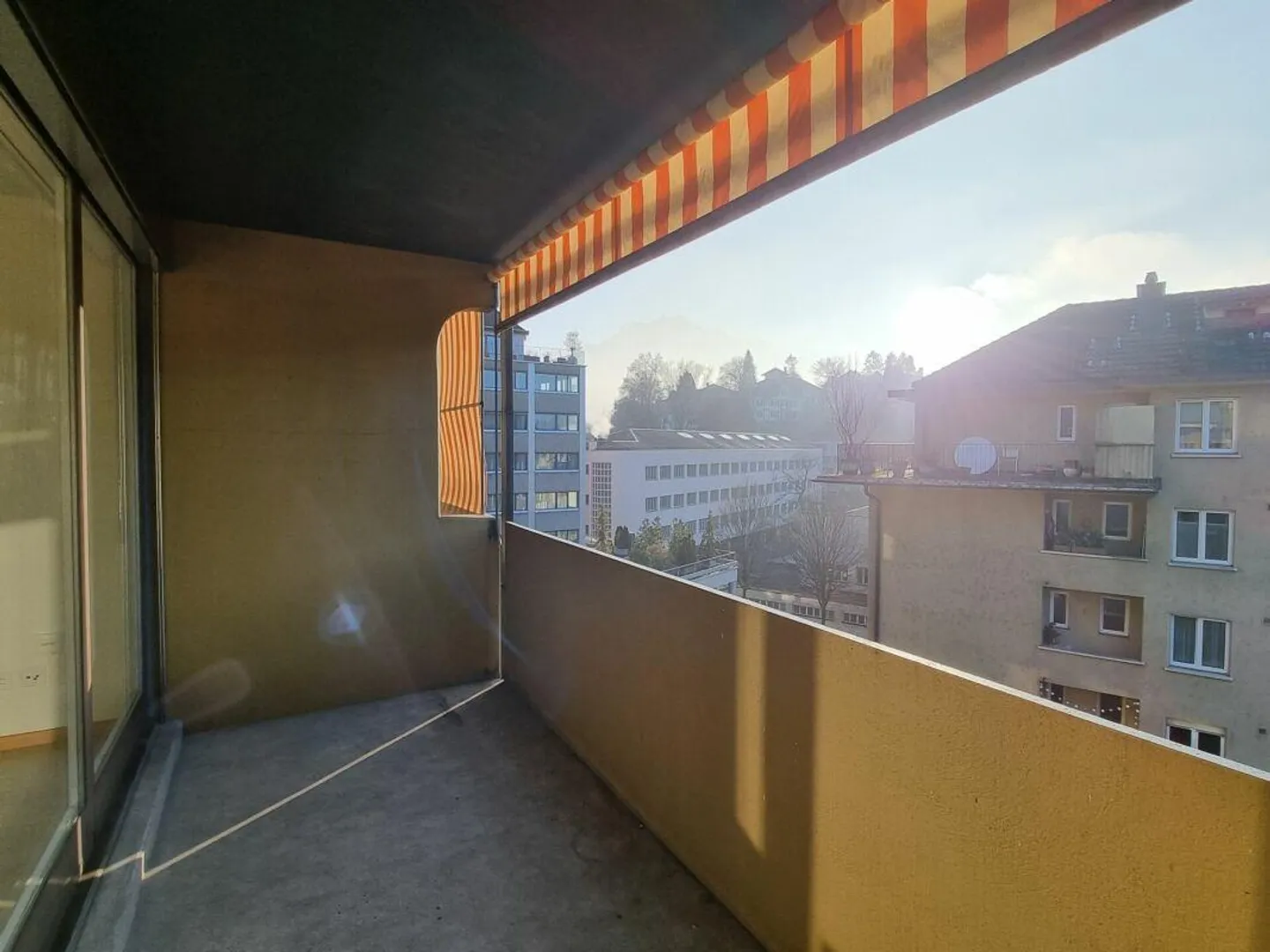 Appartement 1 pièce central dans la ville de Lucerne ! - Photo 2 sur 6