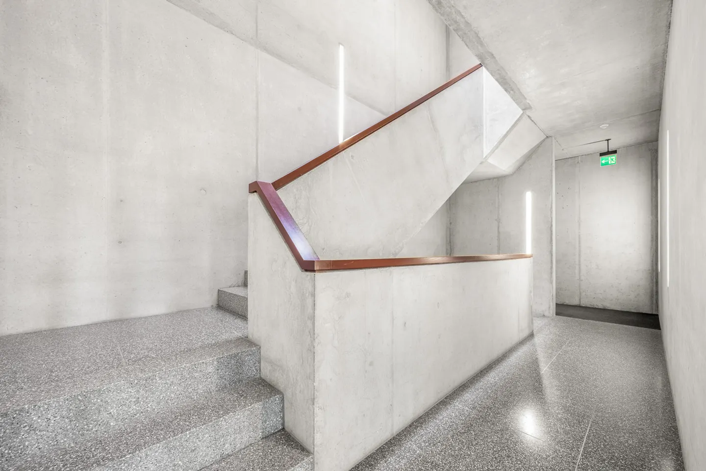Modern Commercial Property in Tagelswangen - Photo 11 of 15