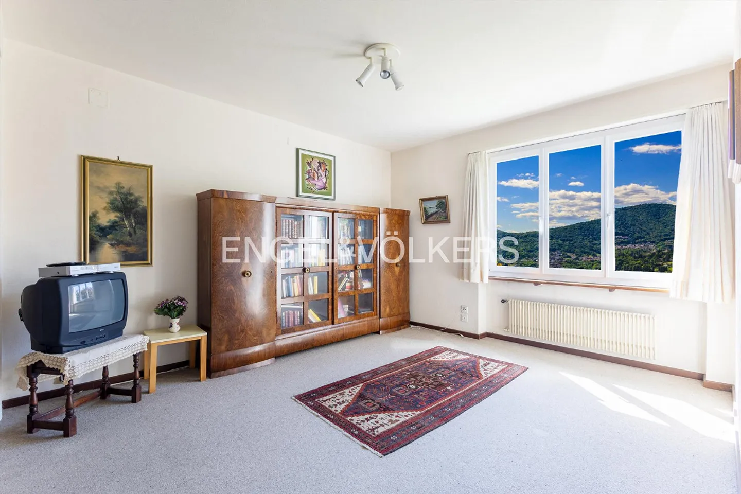 Bellissima villa con vista lago da ristrutturare - Foto 8 di 13