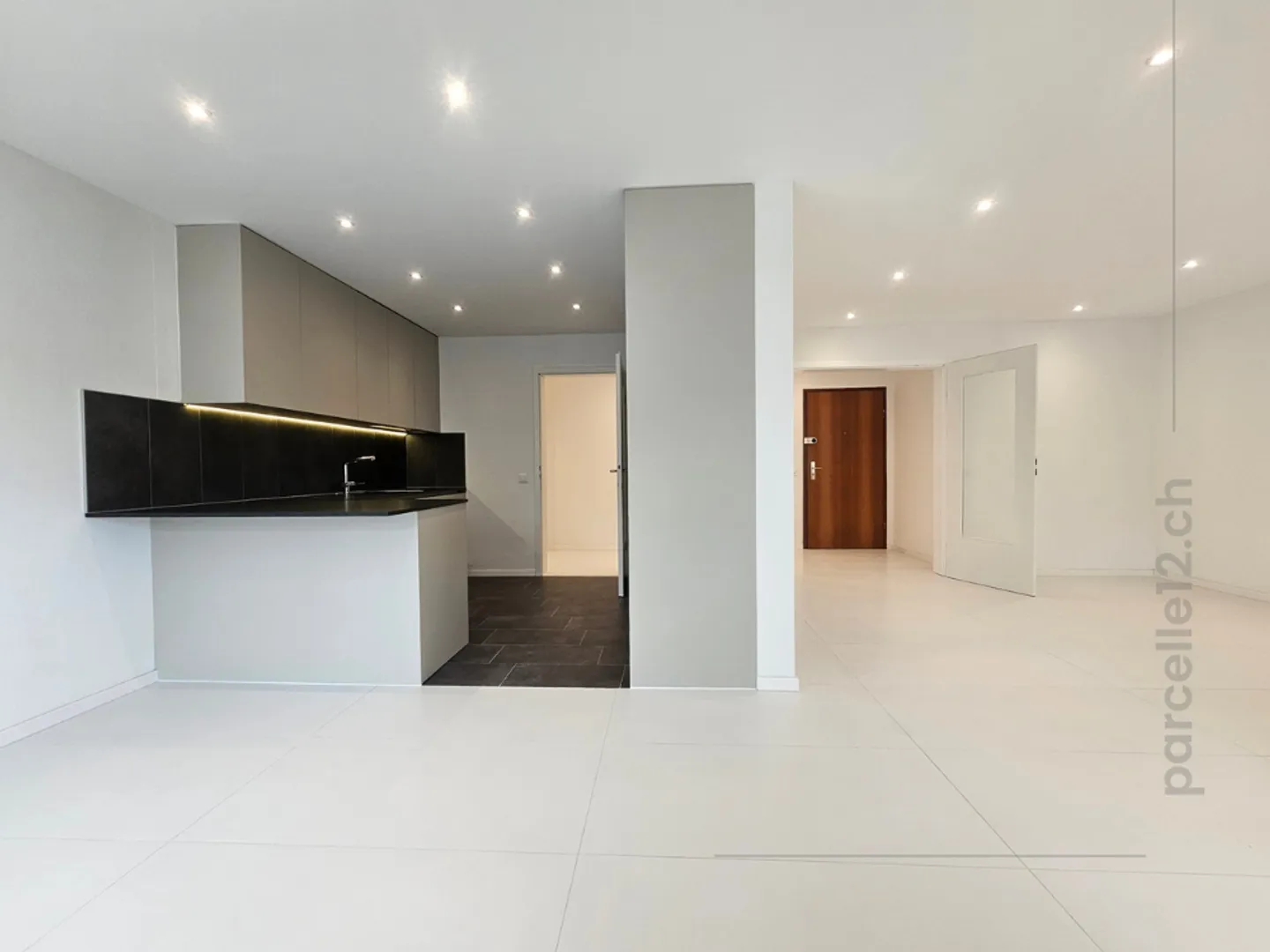 Spacious 3.5-room apartment renovated - Bright, quiet and close to the city center - Photo 2 of 12