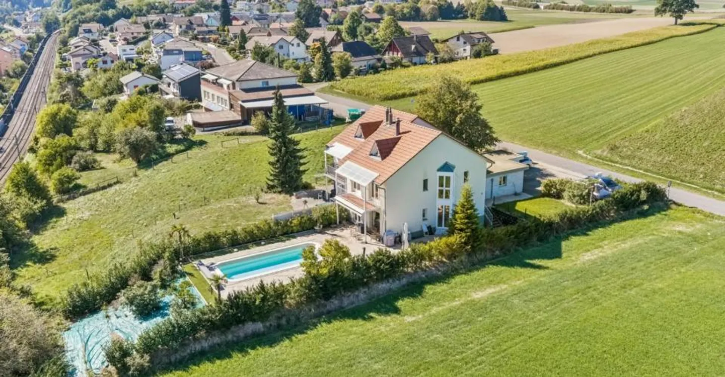 Reihenhaus mit Pool und unabhängigem Studio - Foto 1 von 12