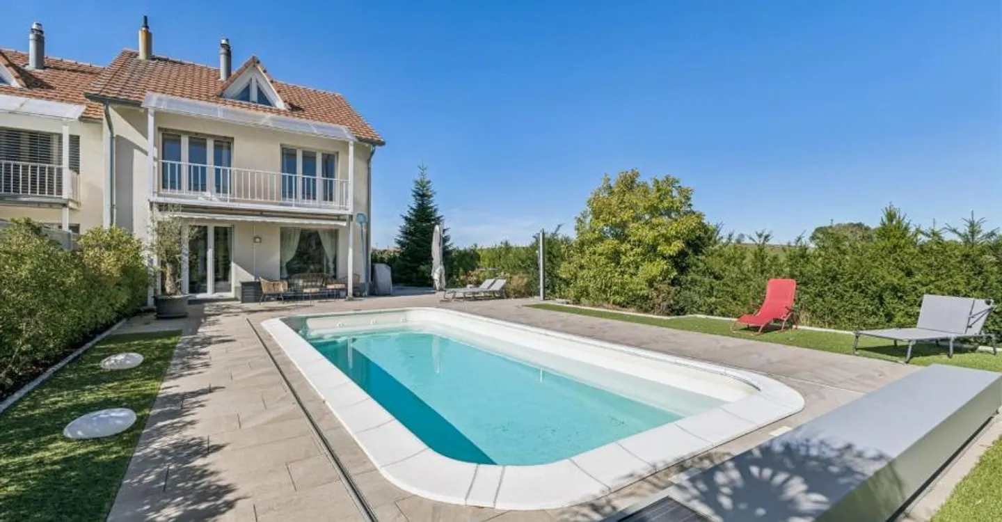 Reihenhaus mit Pool und unabhängigem Studio - Foto 2 von 12