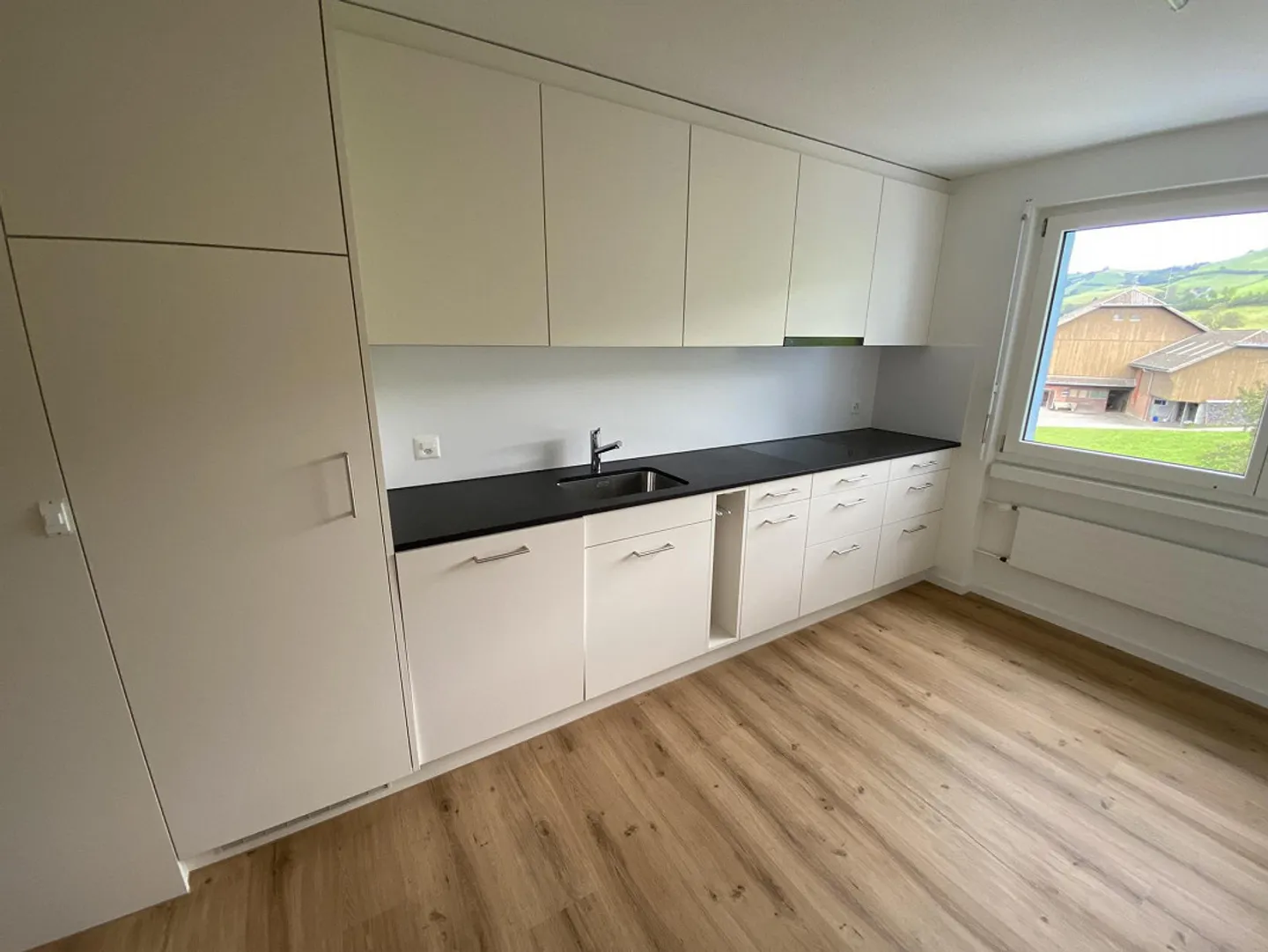 4.5 Zimmer-Wohnung, neu renoviert - Foto 3 von 16