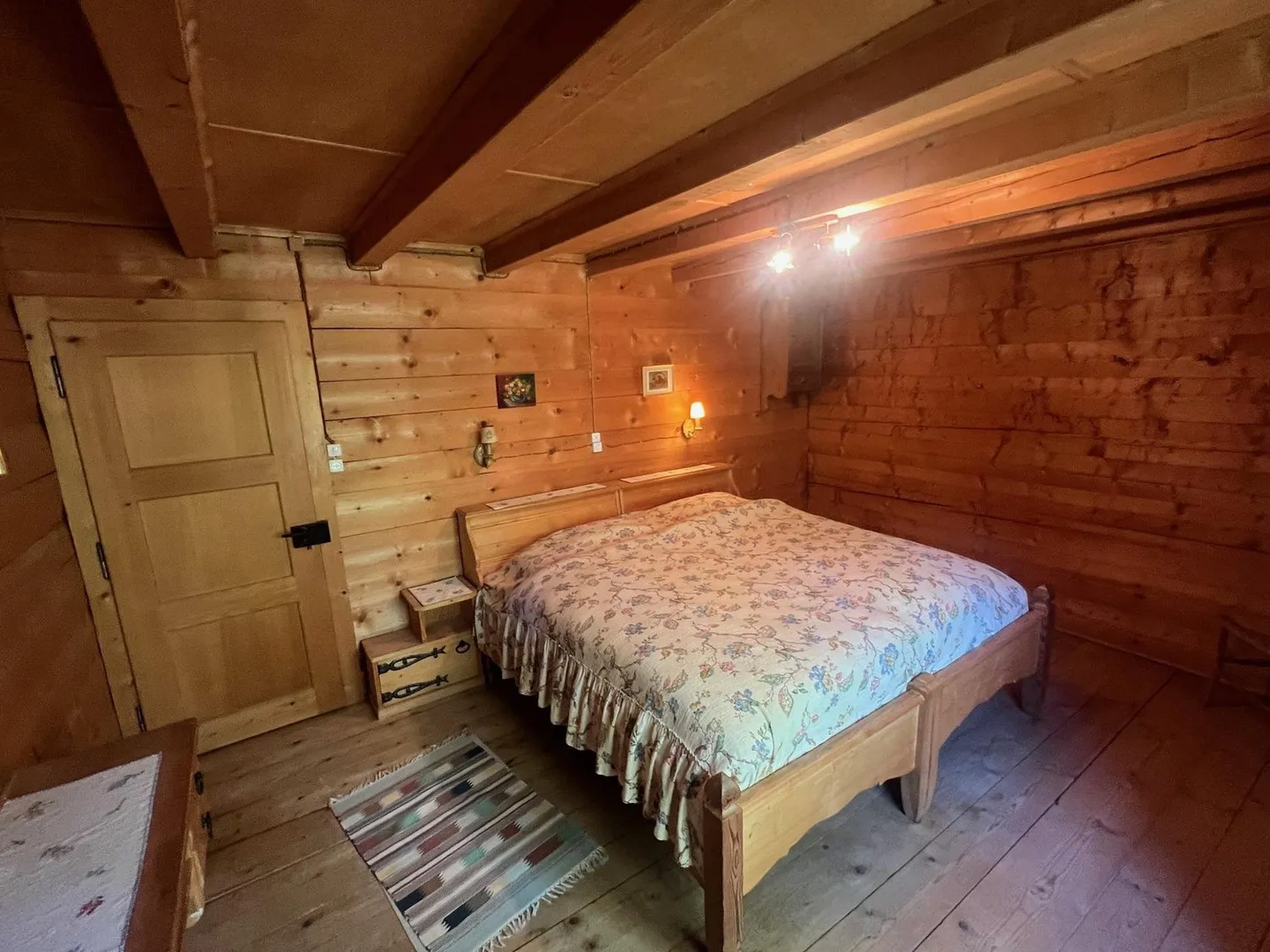 Gelegenheit zum Zugreifen Außergewöhnliches Chalet in einem friedlichen Haven nicht weit vom Zentrum des Skigebiets Tzoumaz - Foto 6 von 13