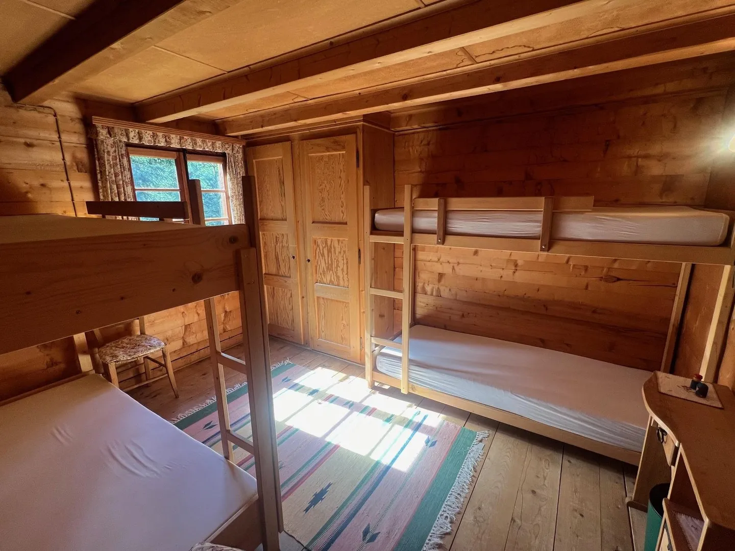 Gelegenheit zum Zugreifen Außergewöhnliches Chalet in einem friedlichen Haven nicht weit vom Zentrum des Skigebiets Tzoumaz - Foto 9 von 13