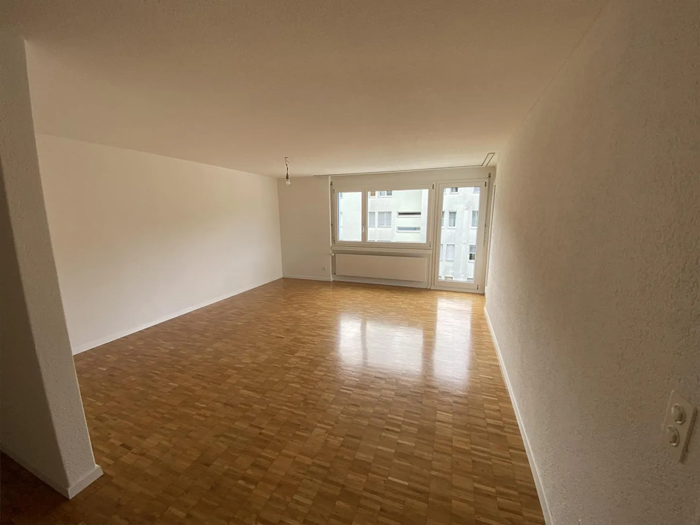 4.5 Zimmer-Wohnung, neu renoviert - Foto 5 von 16