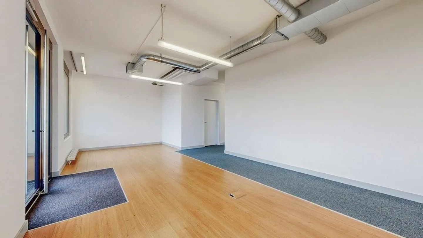 Attractive Office Space at the Train Station - Photo 12 of 12