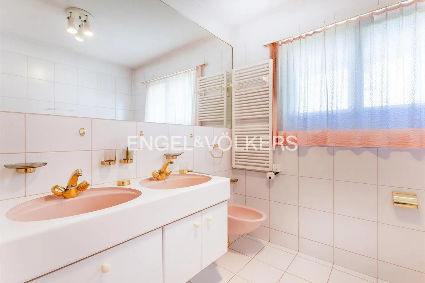 Bellissima villa con vista lago da ristrutturare - Foto 12 di 13
