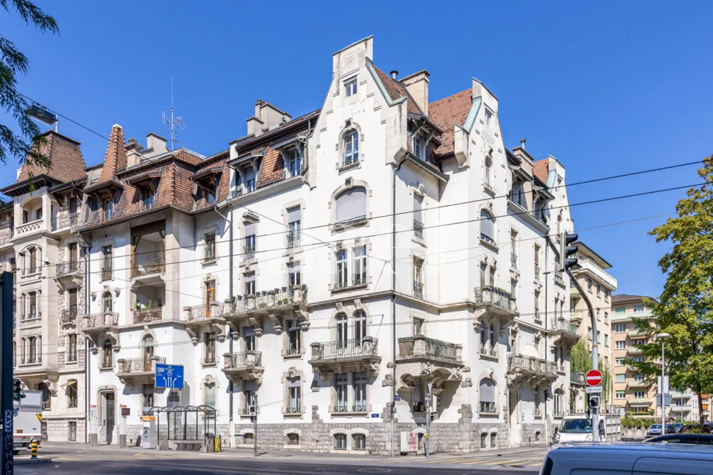 6-room apartment - Photo 1 of 12