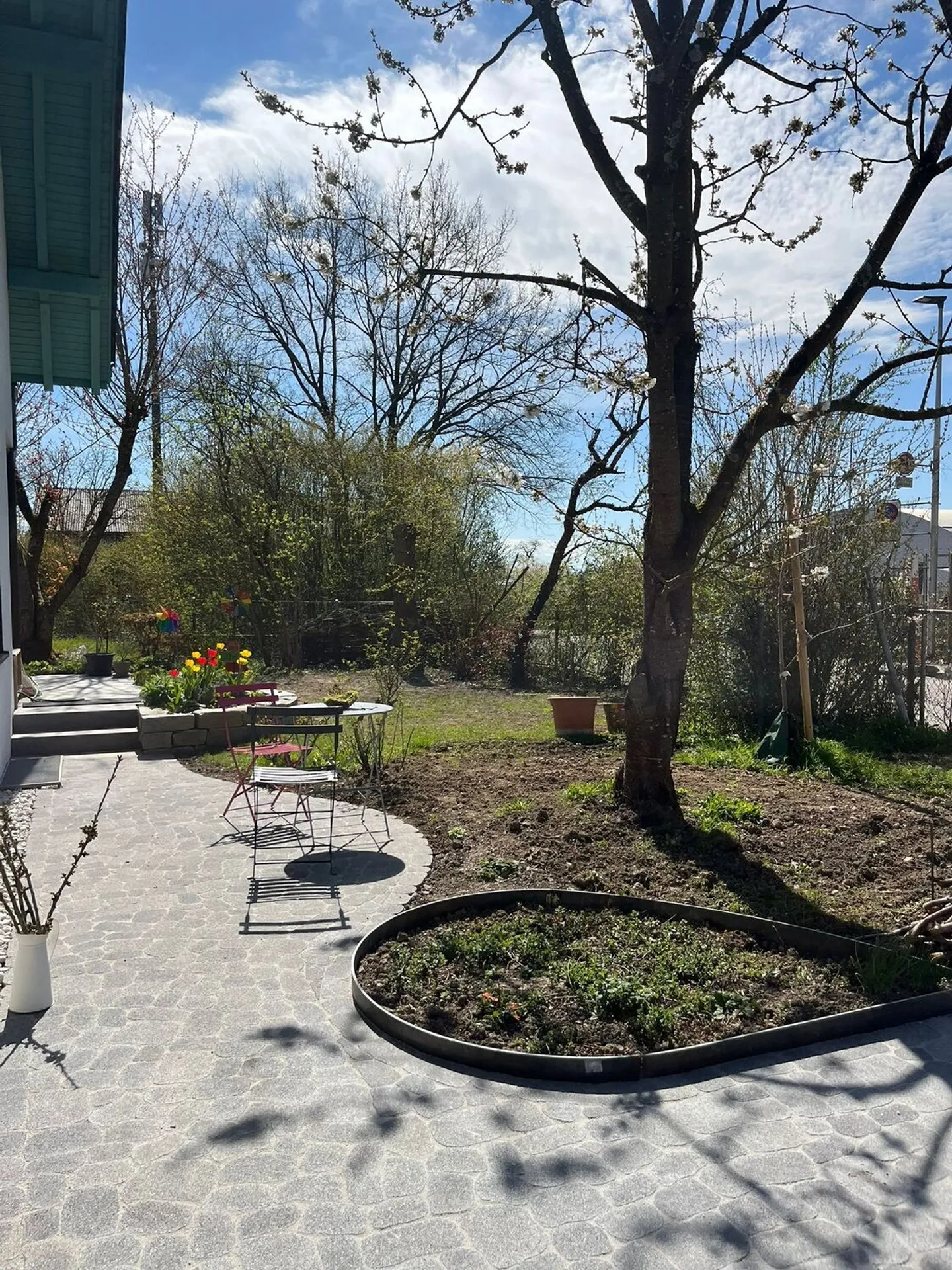 Charmantes Haus mit Garten - Foto 8 von 9
