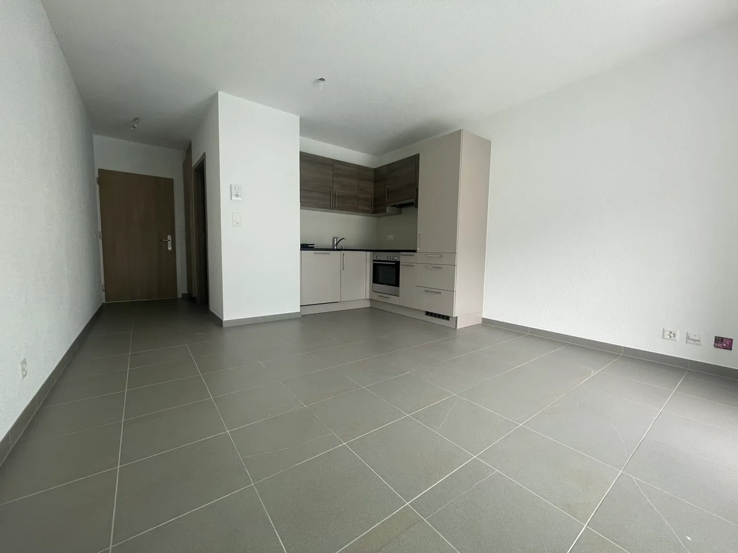 Nice studio with balcony - Photo 1 of 6