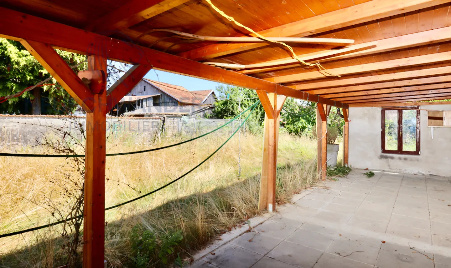 Da ristrutturare, grande casa di villaggio su un bel lotto di 1310 m2 - Foto 3 di 14