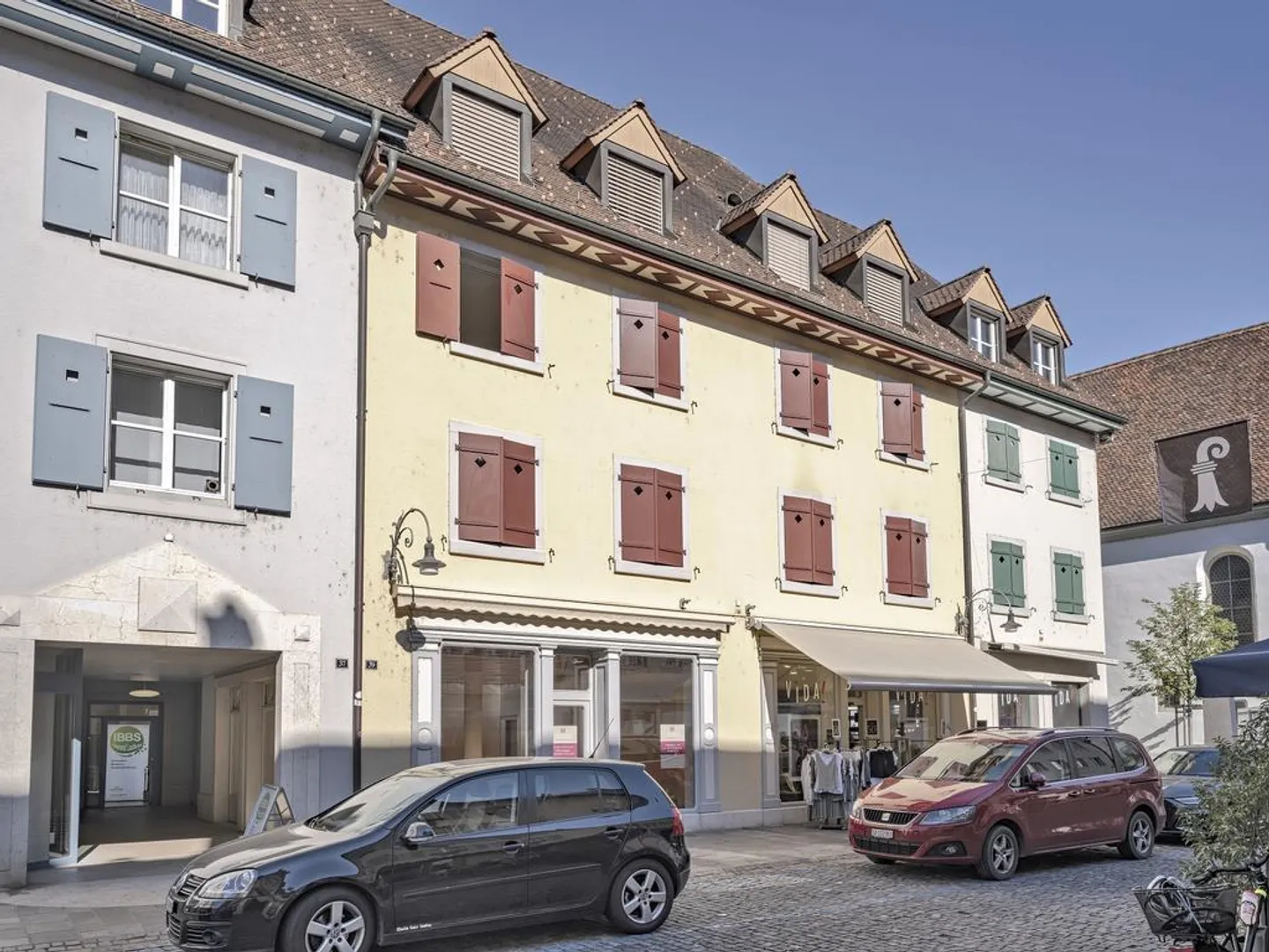 Living in the city of Laufen, large apartment with 2 bathrooms - Photo 1 of 6