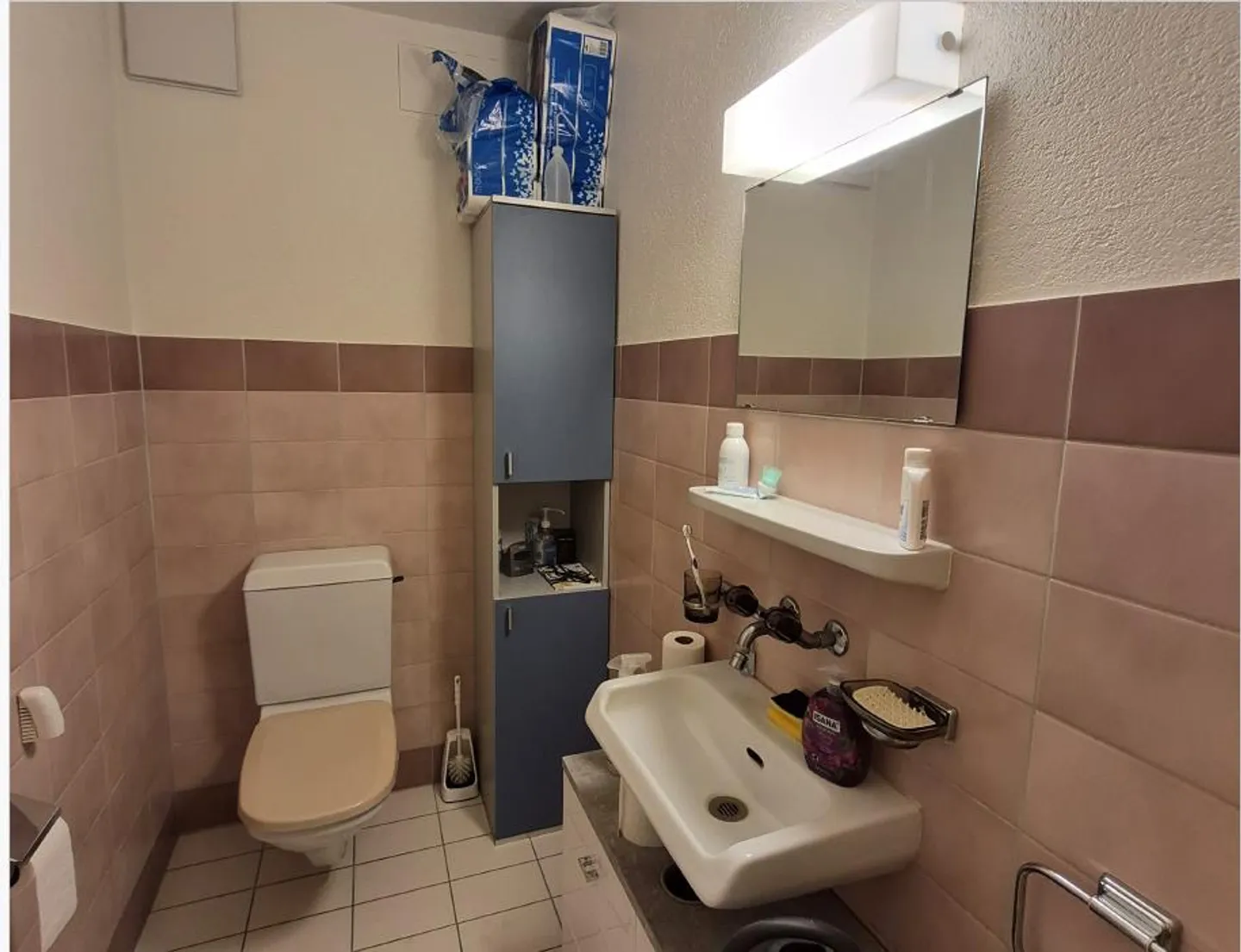 Living in the city of Laufen, large apartment with 2 bathrooms - Photo 5 of 6