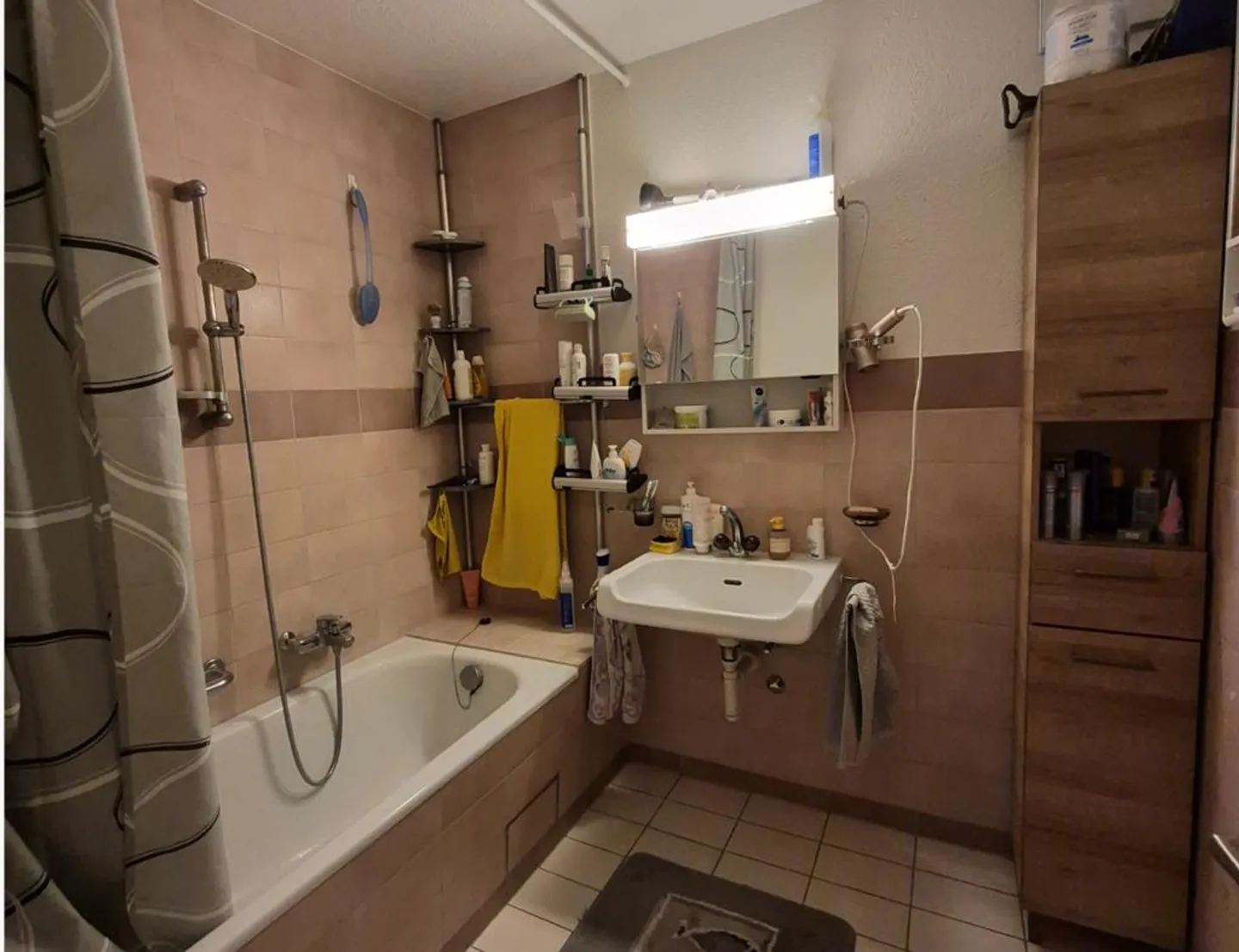 Living in the city of Laufen, large apartment with 2 bathrooms - Photo 4 of 6