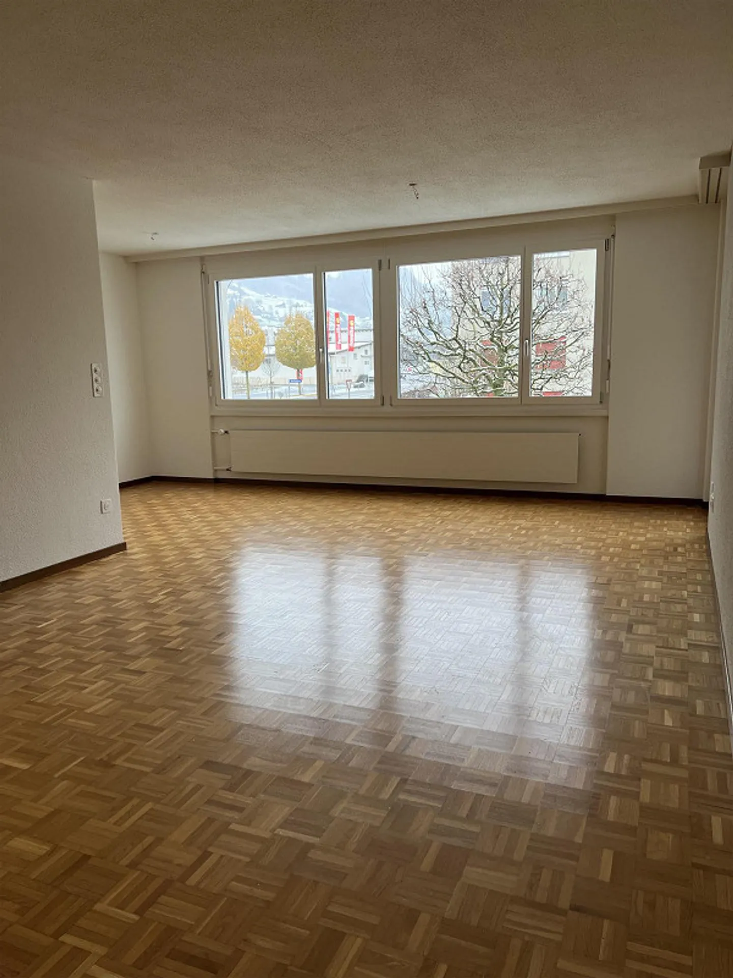 2.5 Room Apartment in Sachseln - Photo 3 of 5