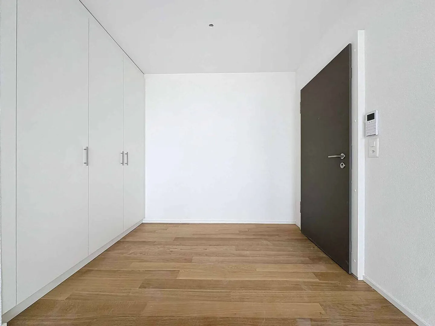 3.5 pièces de 120m2 avec terrasses de 37m2 et jardin privatif de 51m2 - Photo 5 sur 13
