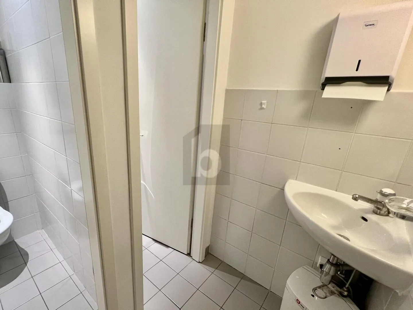 BÜROFLÄCHE MIT HOHEN DECKEN GEGEBEN SALEVE - Foto 5 von 6