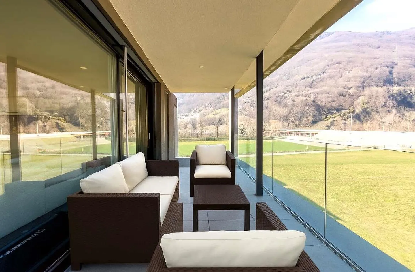 Appartamento elegante a Bellinzona con grande terrazza - Foto 3 di 13