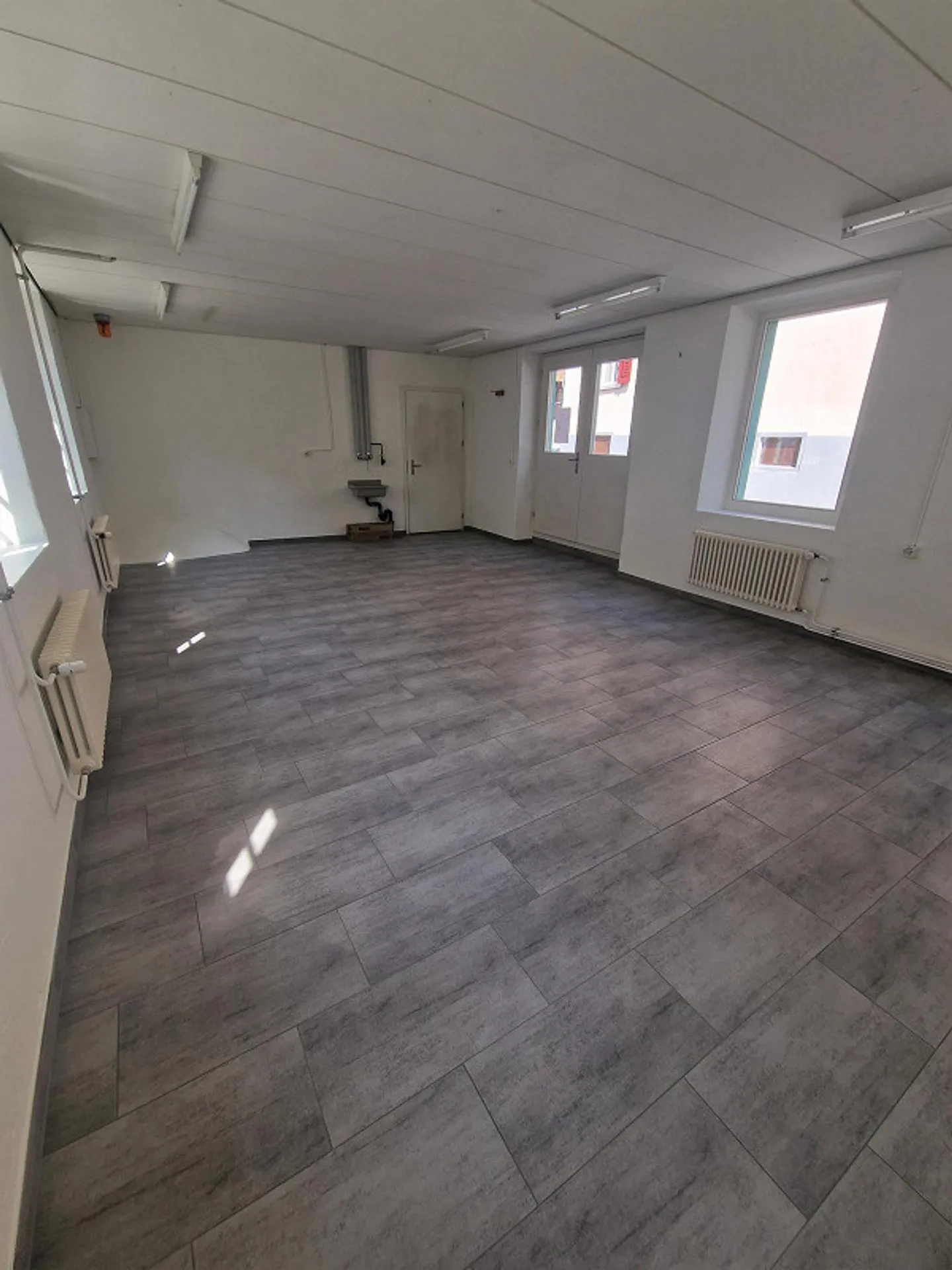 Espace commercial situé au centre - Photo 2 sur 4