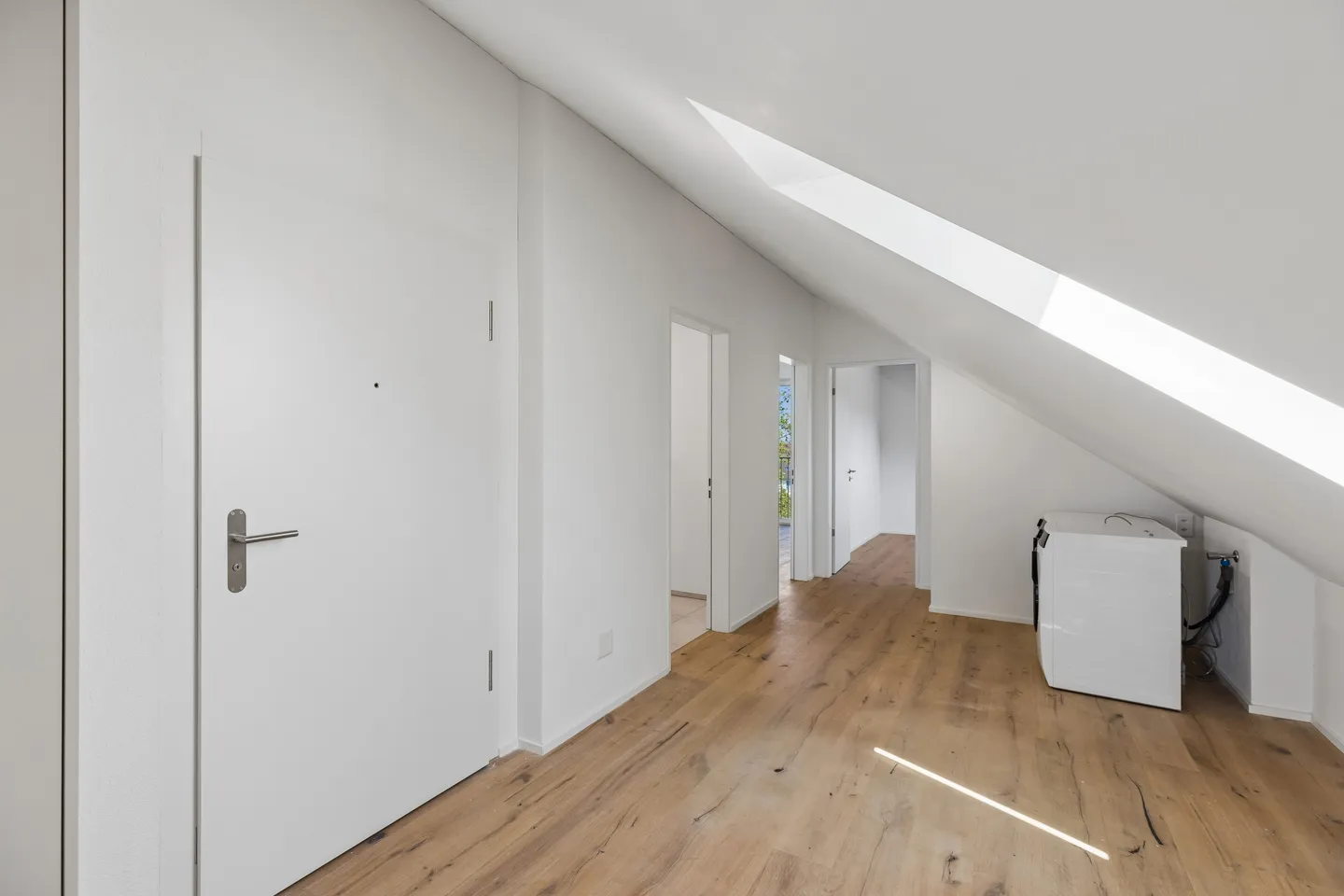 Nouvelle construction avec vue - moderne appartement en penthouse de 3,5 pièces avec beaucoup de confort de vie - Photo 7 sur 11