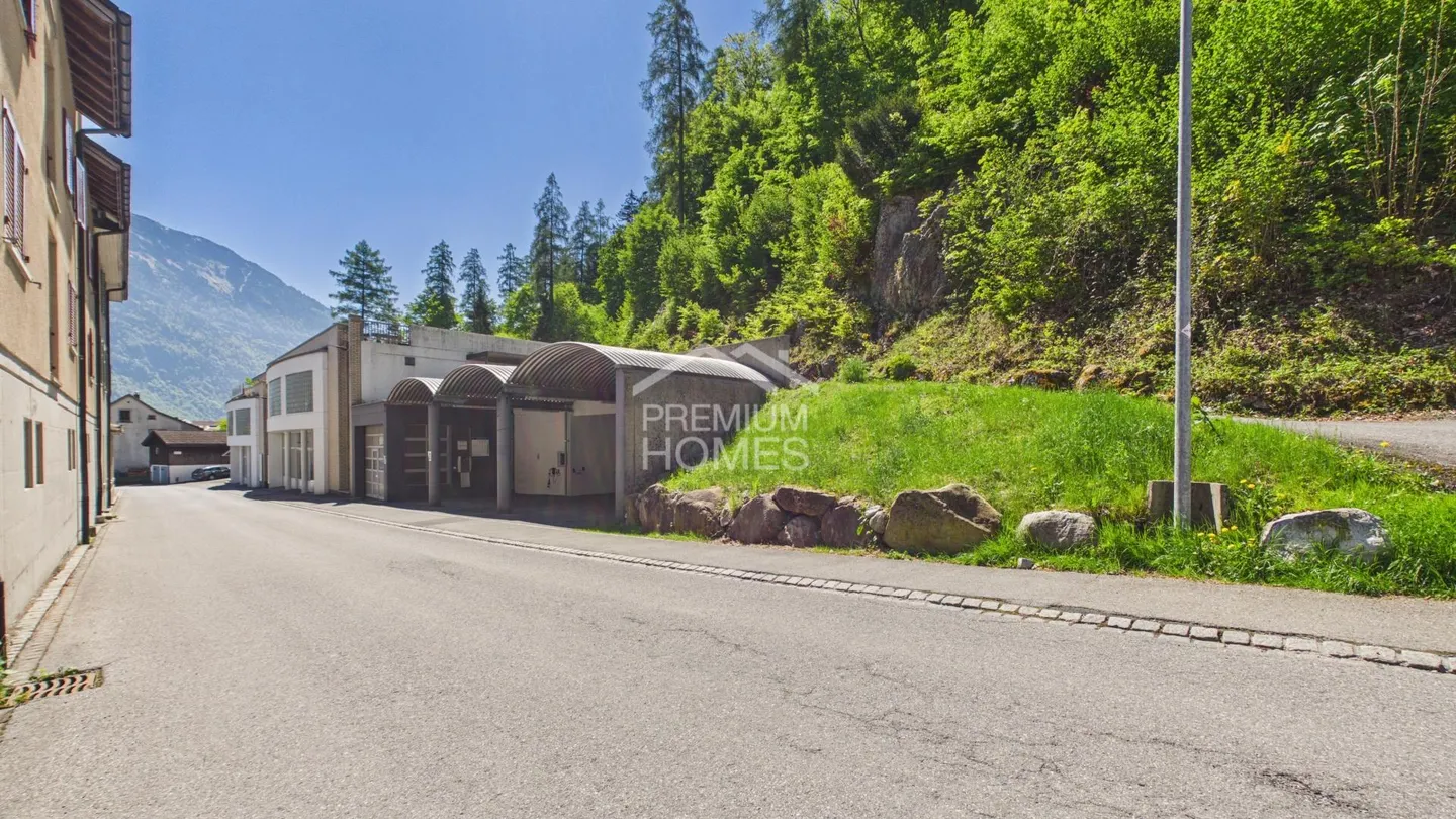 Autohaus mit Showroom in Glarus - Foto 10 von 10