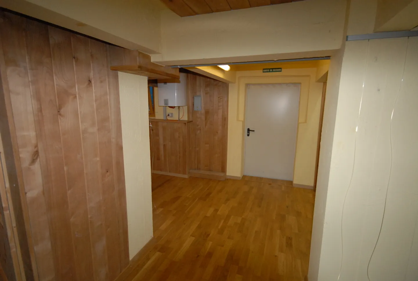 Zu verkaufen in Corcelles-près-Payerne, ehemaliger stillgelegter Silo mit Büro und Lager - Foto 13 von 17