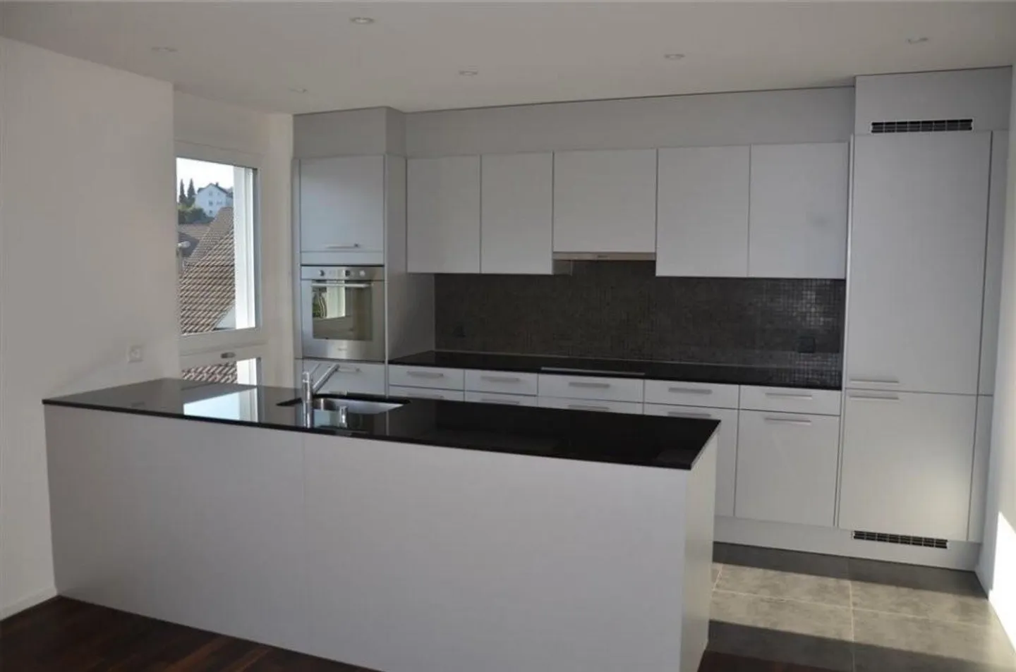 Living in a well-kept environment - Photo 8 of 9