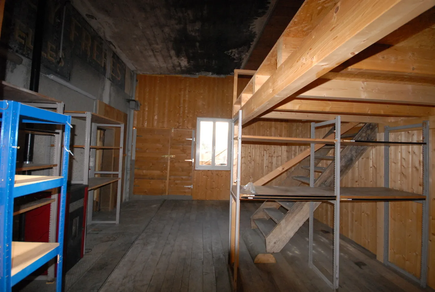 Zu verkaufen in Corcelles-près-Payerne, ehemaliger stillgelegter Silo mit Büro und Lager - Foto 9 von 17