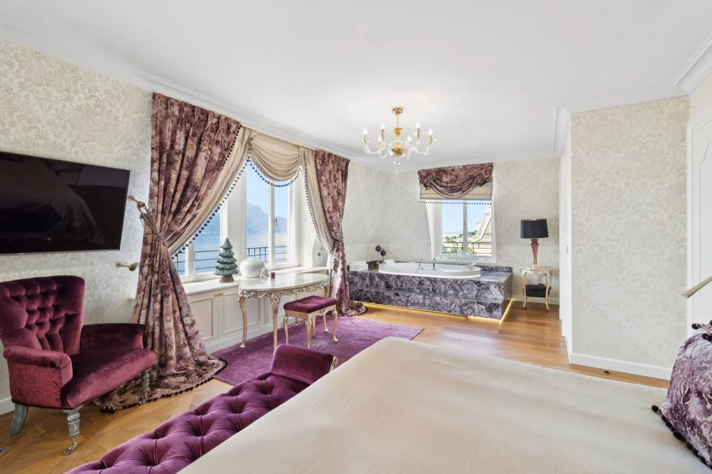 Unique - Luxury Penthouse with Panoramic View in Montreux - Photo 9 of 13