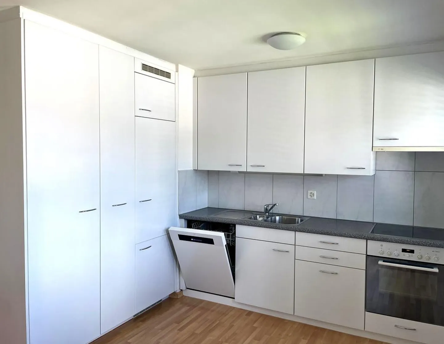 Superbe appartement de 4,5 pièces - Photo 2 sur 7