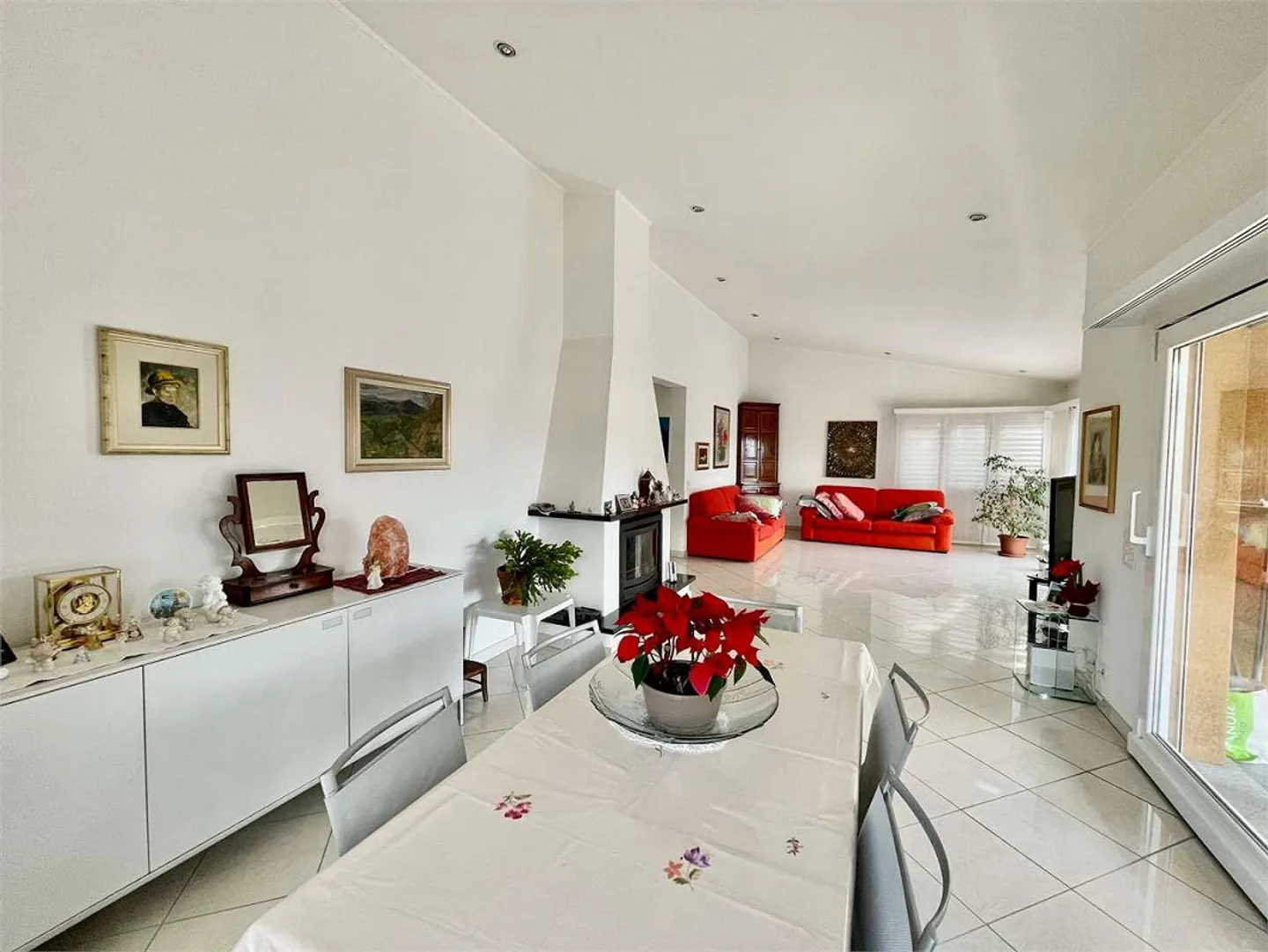 Villa bifamiliare con piscina e vista panoramica - Cadro - Foto 6 di 13