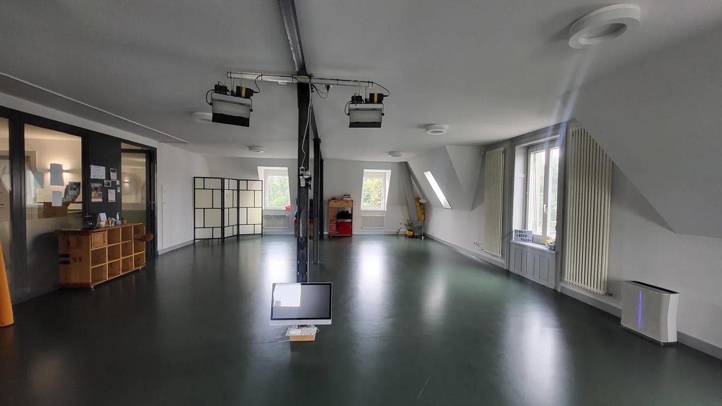 Bright, large converted rental space on the 2nd floor near Bülach train station - Photo 4 of 7