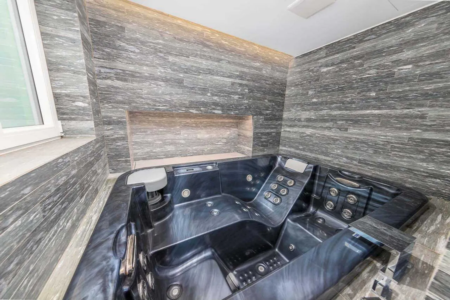 Appartement magnifique avec vue sur le lac au centre - Photo 9 sur 13