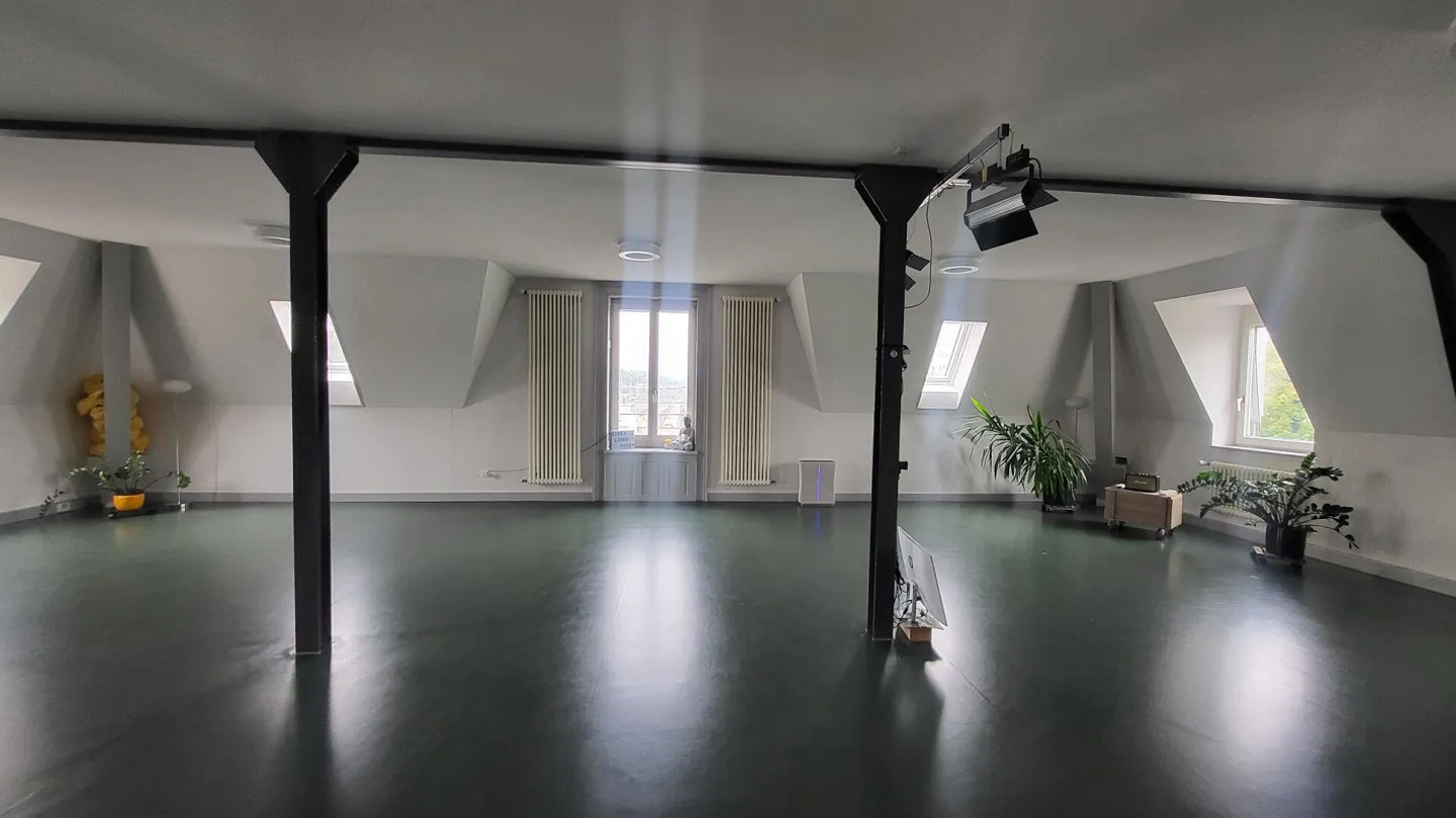 Bright, large converted rental space on the 2nd floor near Bülach train station - Photo 5 of 7