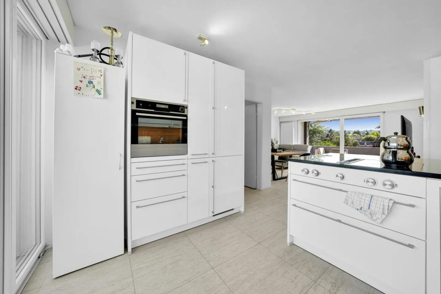 Modernized 3.5-room apartment in a central location - Photo 5 of 10
