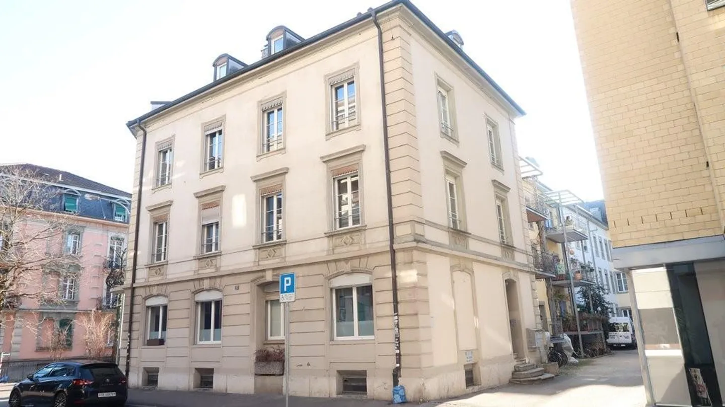 Appartamento conveniente nel centro di Biel - Foto 1 di 9